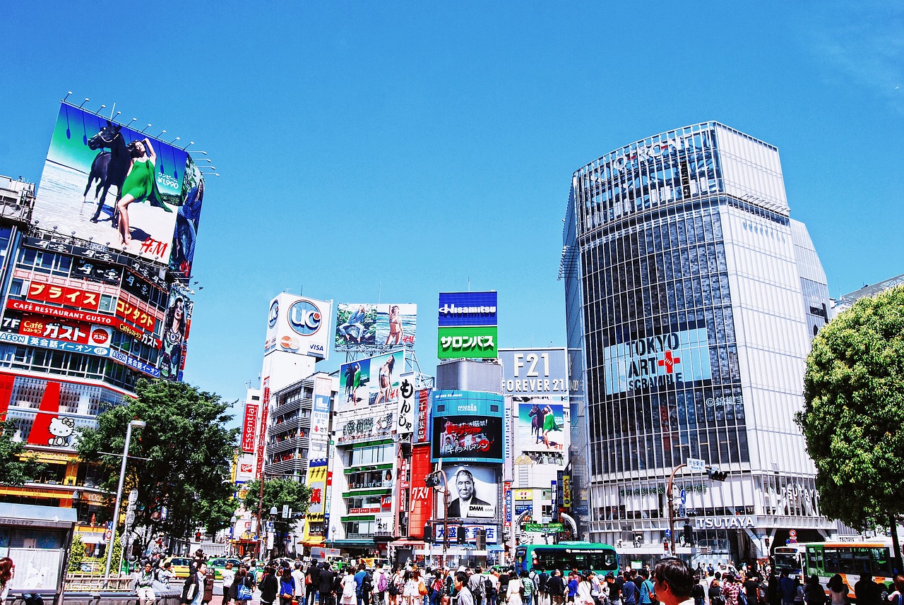 japan, tokyo, shopping-Giscel Digital Billboard